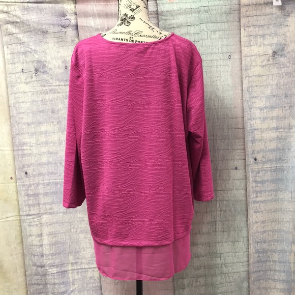 - Woman’s Ellen Tracy long sleeve top. Size is M. - Picture 7 of 11